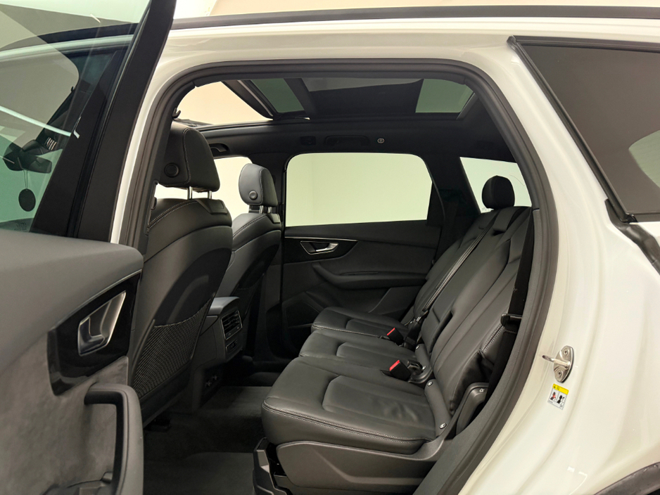 2025 Audi Q7 55 TFSI E S LINE BLACK ED QUATTRO €97,990