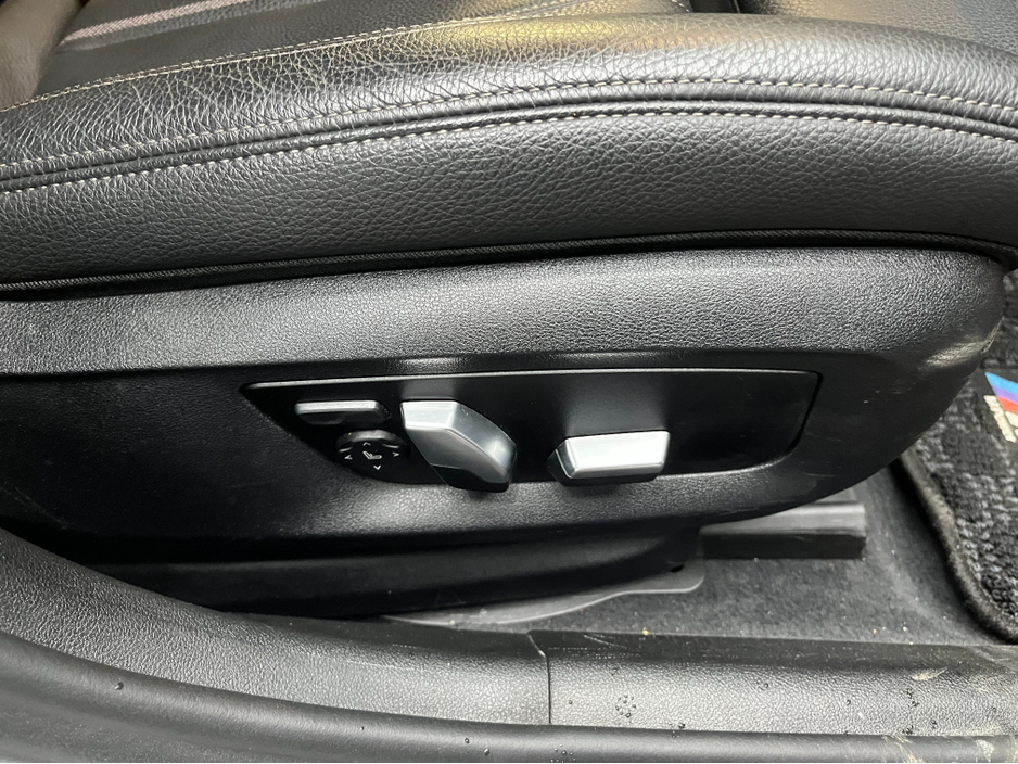 2019 BMW 5 Series €26950! 2019 BMW 530E M-SPORT iPERFORMANCE 2.0 AUTOMATIC/ CRUISE CONTROL / 360° PARKING CAMERA / ELECTRIC MEMORY & HEATED SEATS / REAR HEATED SEATS / PADDLE SHIFTERS €26,950