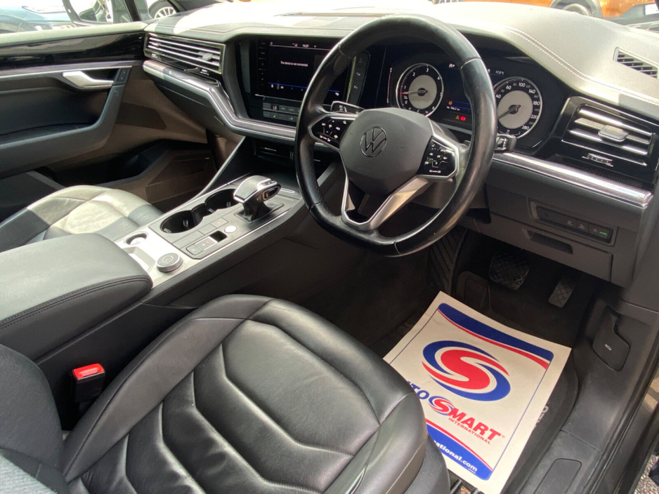 2021 Volkswagen Touareg  €38,170