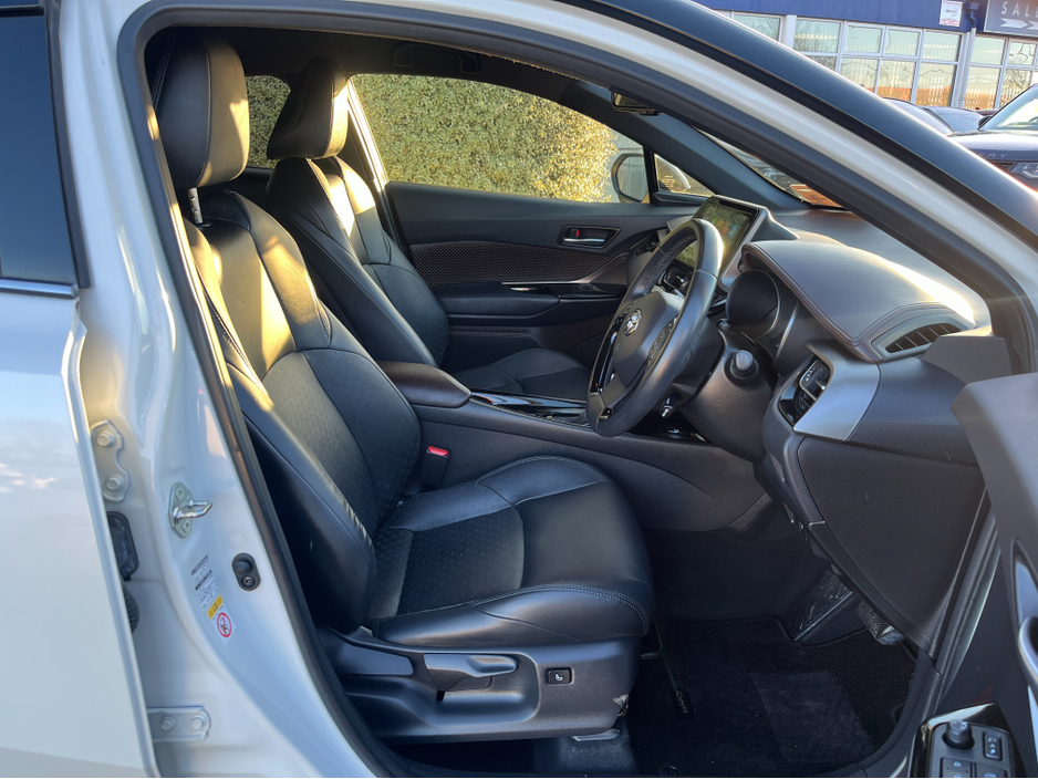2019 Toyota C-HR SOL HYBRID AUTOMATIC 1.8 PETROL //HIGH SPEC//FULL LEATHER HEATED SEATS//KEYLESS ENTRY//REVERSE CAMERA// €20,950