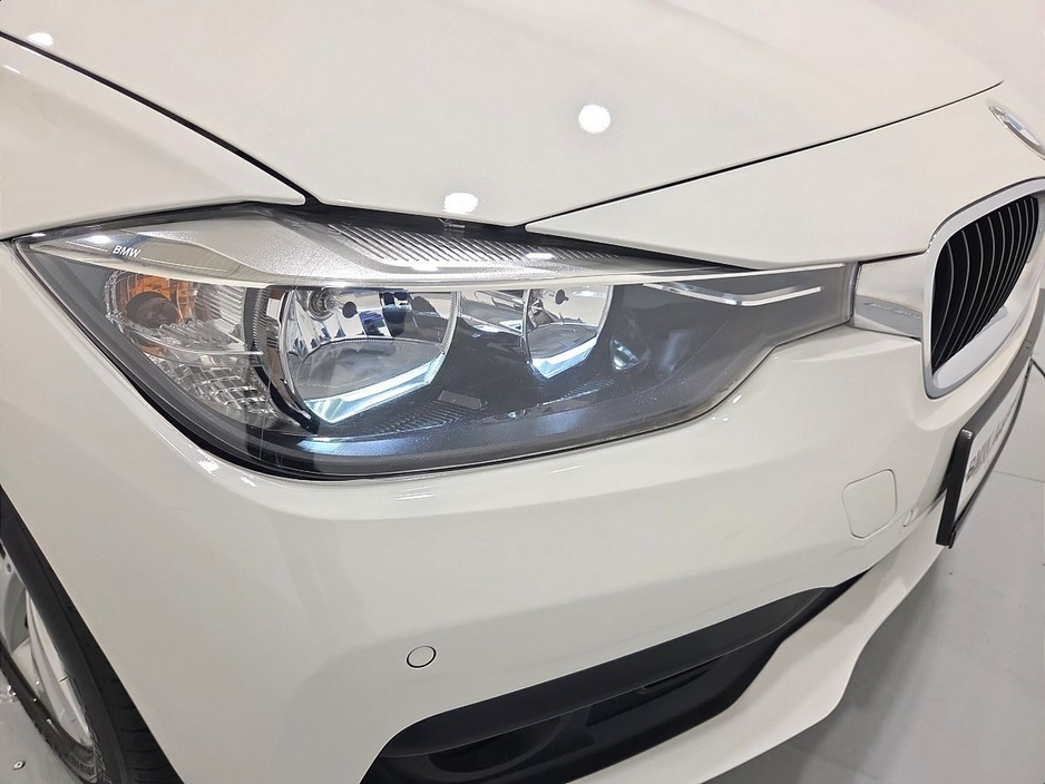 2017 BMW 3 Series 330e SE