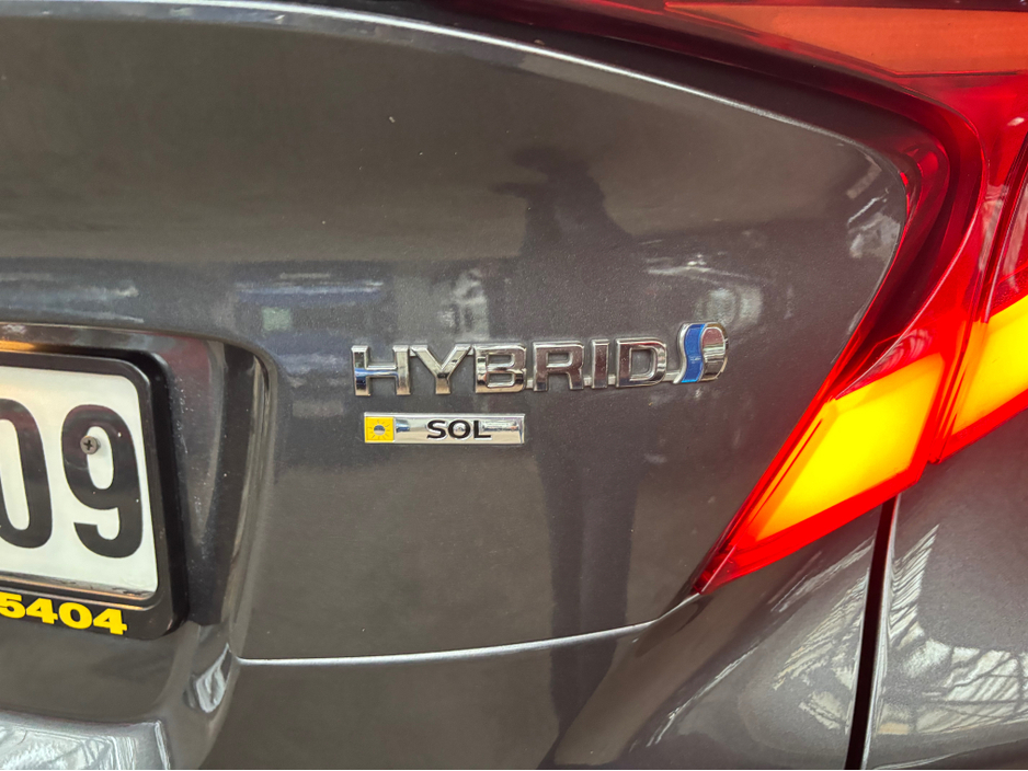 2023 Toyota C-HR HYBRID SOL 4DR AUTO €25,499