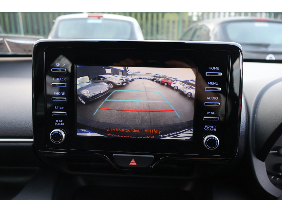 2024 Toyota Yaris LUNA 5dr Manual Great Spec! €19,995