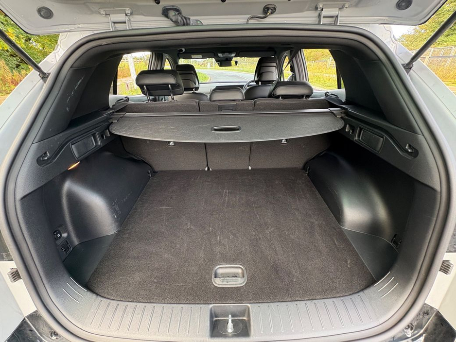 2025 Kia Sportage *2 year AA* 6 YEAR WARRANTY* Bluetooth, Touch Screen Infotainment System, All-Leather Seats, Reversing Camera,