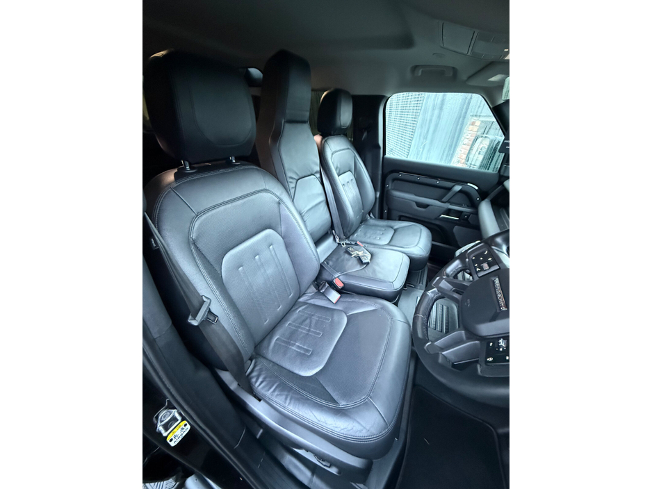 2021 Land Rover Defender 110 2.0D SD4 SE €63,995