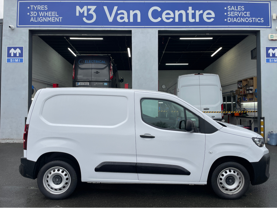 2024 Citroen Berlingo 2024 CITROEN BERLINGO ENTERPRISE B-HDI €21,995