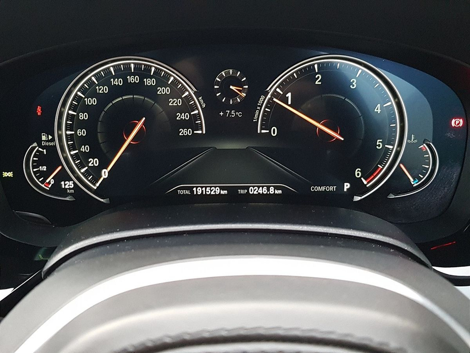 2017 BMW 5 Series 520d M Sport €29,995