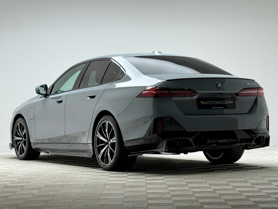 2025 BMW 5 Series 530E M SPORT €71,990