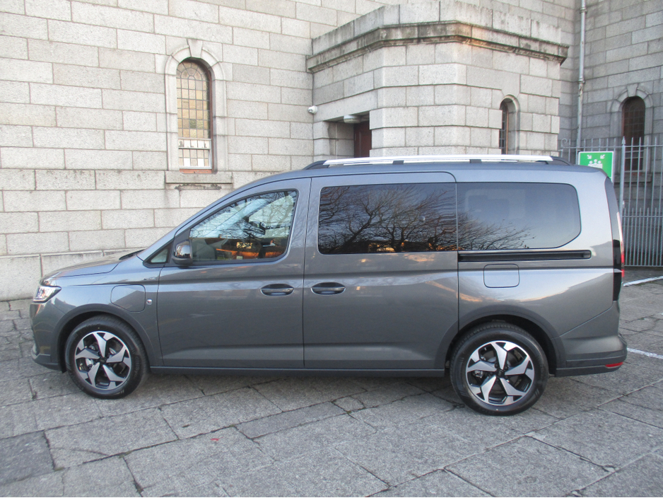 2026 Ford Tourneo Connect PLUG IN HYBRID WHEELCHAIR TAXI €68,000