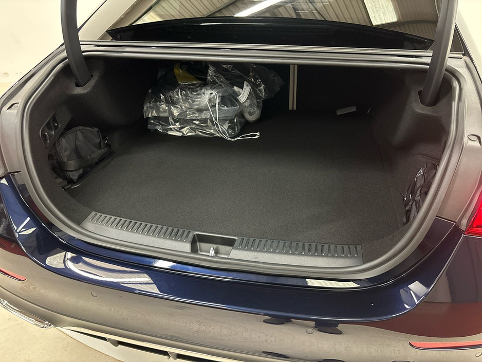 2026 Mercedes-Benz E Class E 300 de AMG Line | Plug-in Hybrid, Heated Seats, 360-degree Reversing Camera, Sports Seats