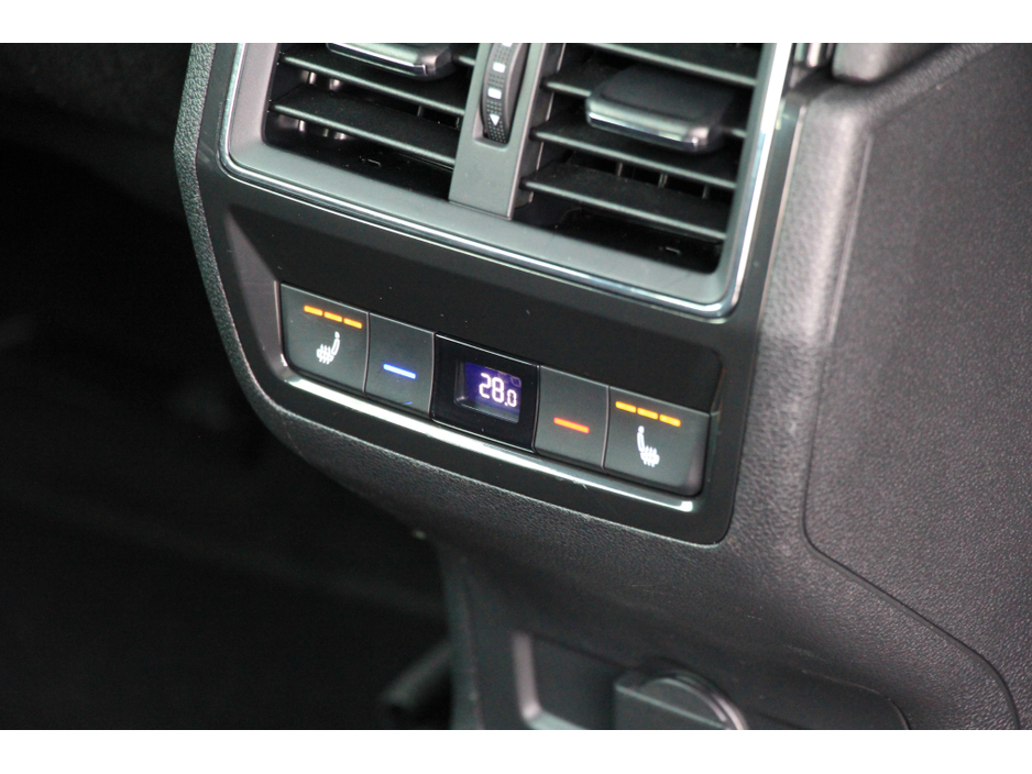 2018 Skoda Kodiaq DSG * Low KMs *Sunroof * 7 seats Huge spec €28,950