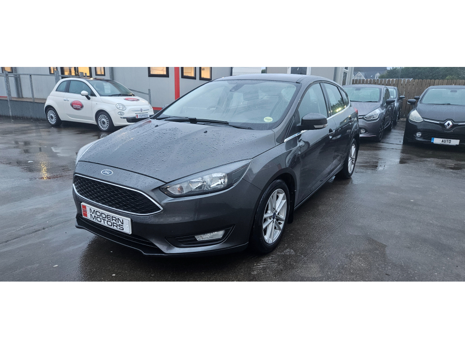 2015 Ford Focus ZETEC eco 100bhp very low miles €8,750