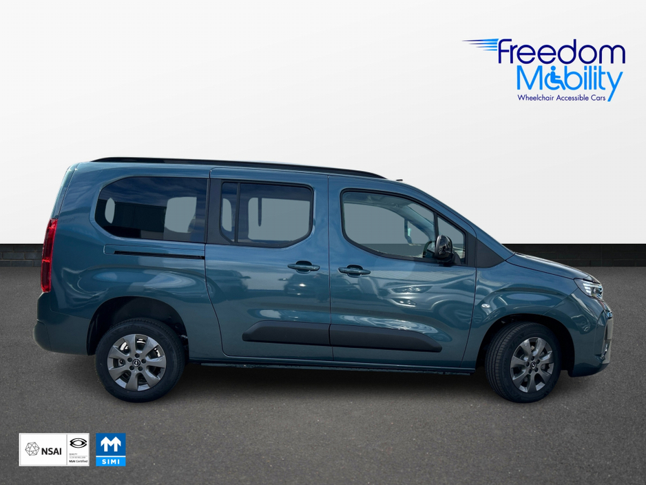 2026 Opel Combo Life Auto Wheelchair Accessible. 130bhp €35,700