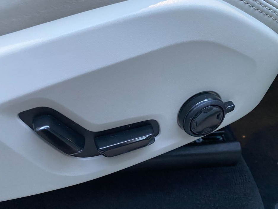 2025 Volvo XC90 T8 Ultra Dark AWD Auto (PHEV) €84,900