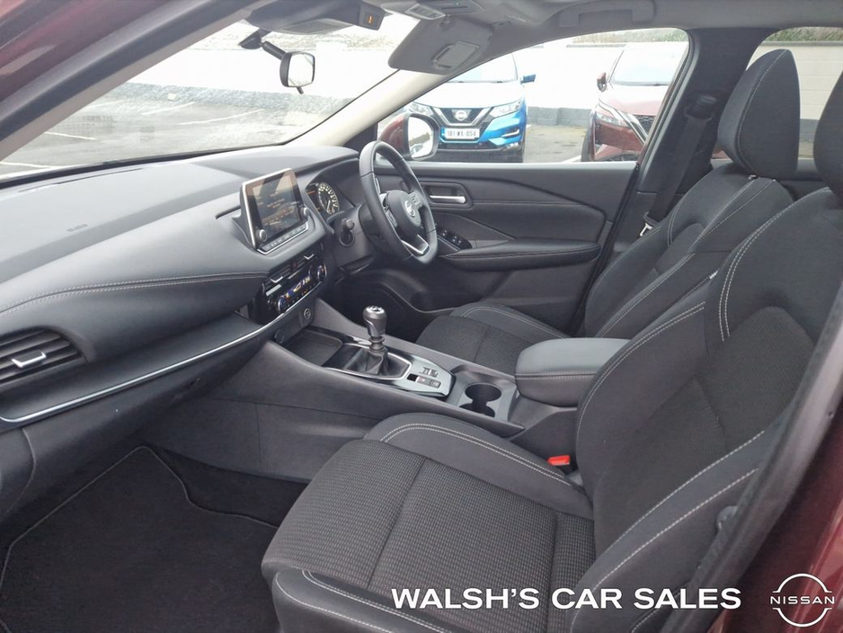 2022 Nissan Qashqai 1.3 HYB SV + Glass Roof Pack €25,950