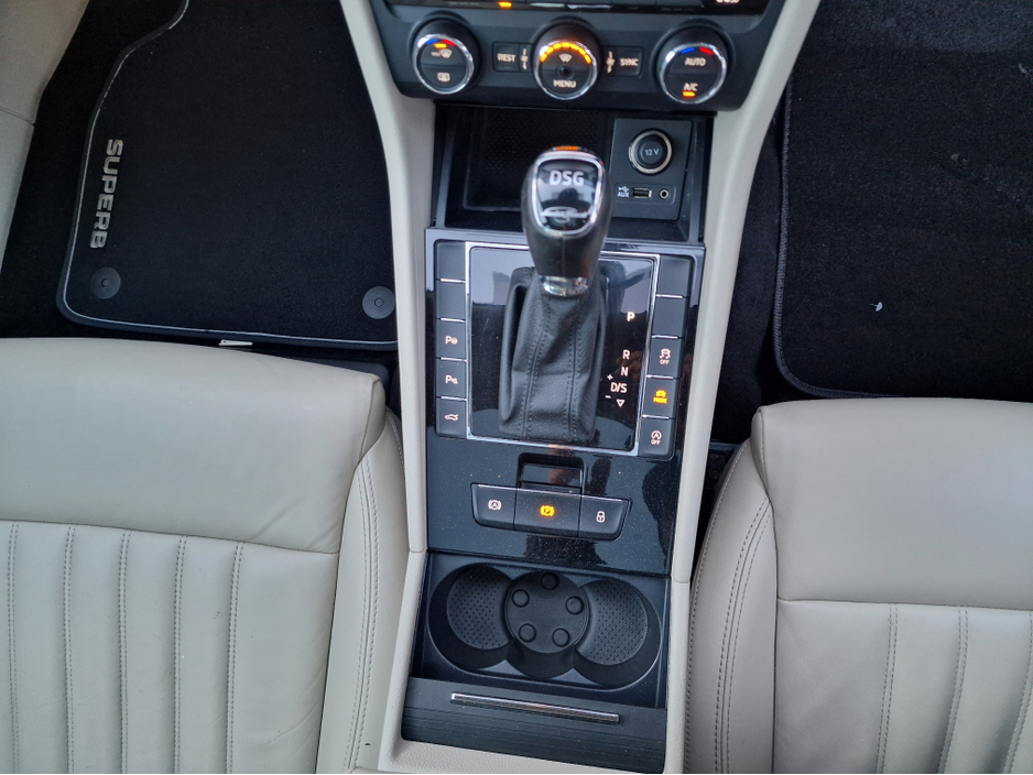 2016 Skoda Superb LAURIN & KLEMENT 2.0 AUTOMATIC €17,950