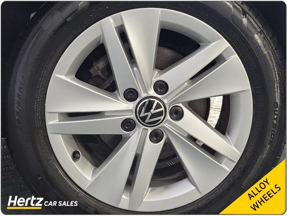 2023 Volkswagen Golf LIFE 2.0 TDI 115HP Diesel Manual €26,995