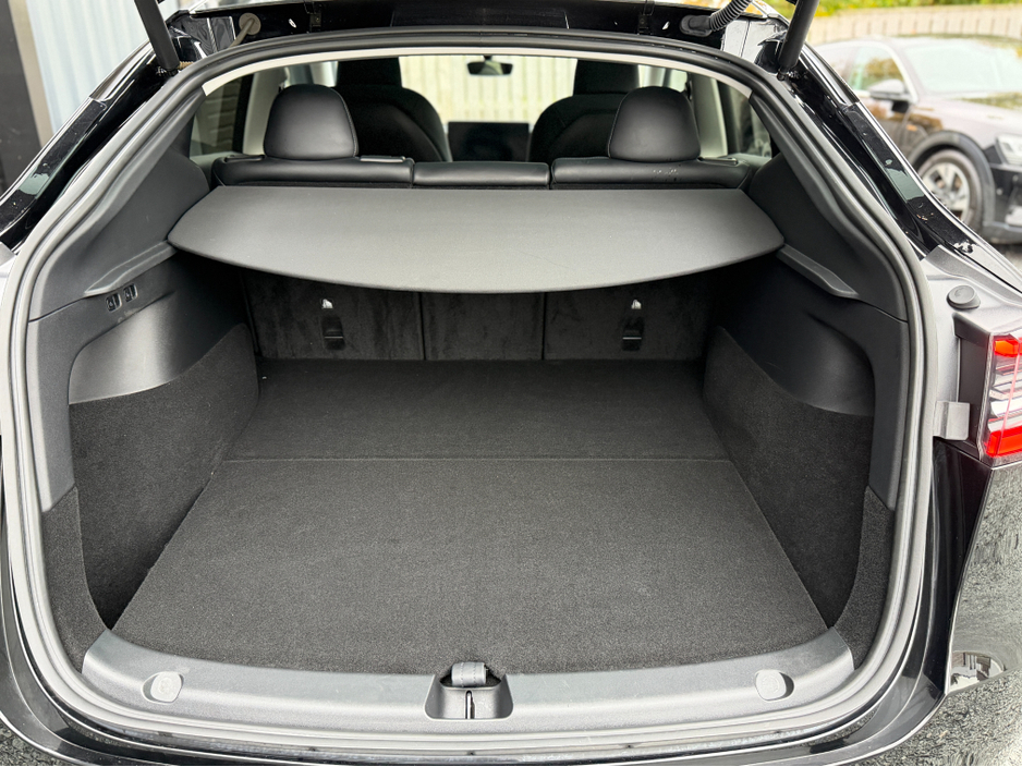 2023 Tesla Model Y MODEL Y LONG RANGE AWD €32,950