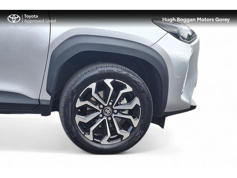 2025 Toyota Yaris Cross YARIS CROSS LUNA SPORT BI €33,950