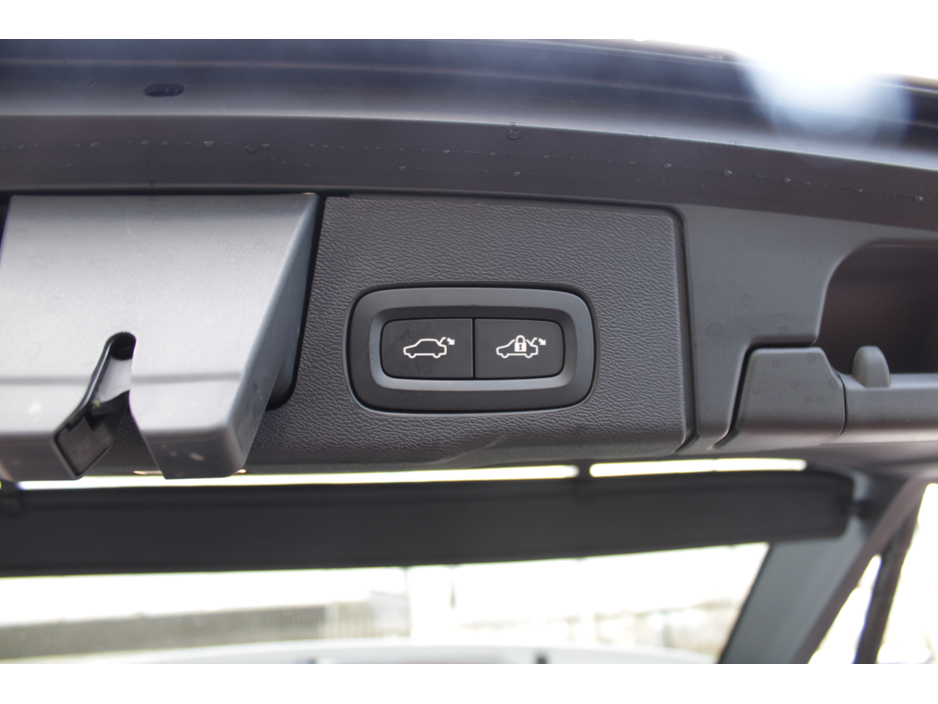 2020 Volvo XC60 2.0D4 INSCRIPTION 5DR ESTATE AUTO // 1 OWNER CAR // AS NEW CONDITION THROUGHOUT // BUY WITH CONFIDENCE AA AND SIMI APPROVED DEALER 2025 // FINANCE ARRANGED // €35,950