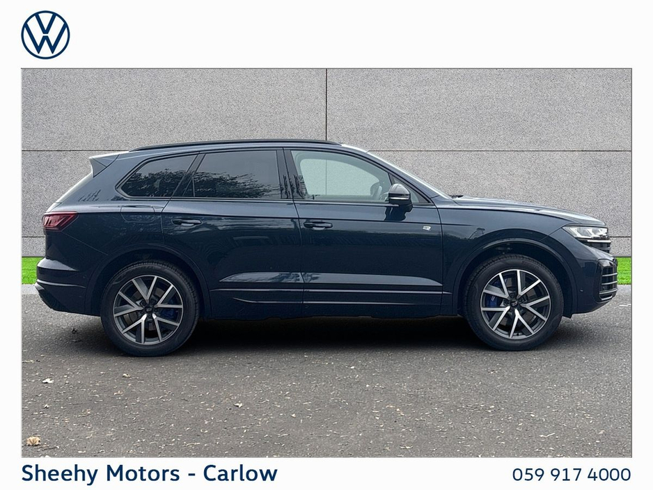 2025 Volkswagen Touareg 3.0TSI R PHEV 462HP €94,950