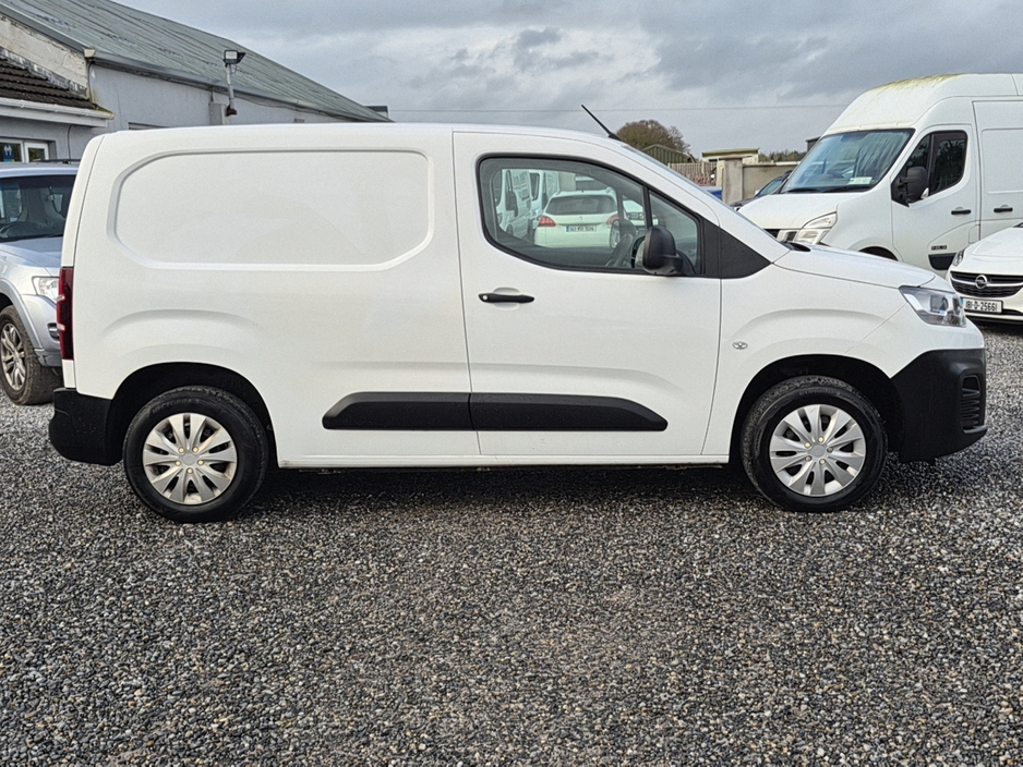 2021 Citroen Berlingo Enterprise 650 Van 1.5 Diesel with 3 seats in front and side loading door.