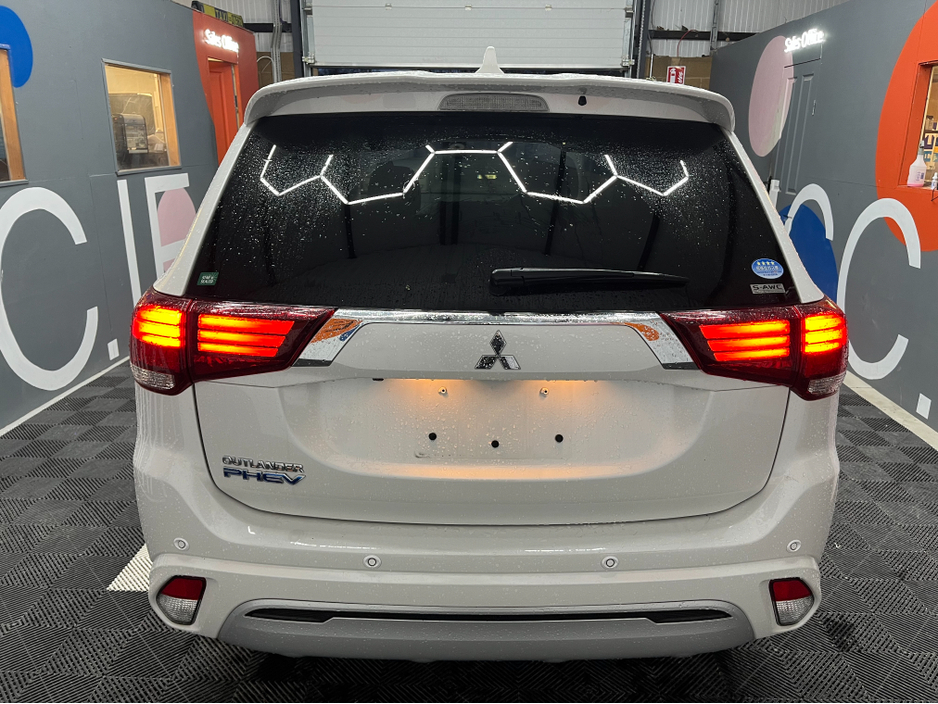 2020 Mitsubishi Outlander €23950 2020 MITSUBISHI OUTLANDER G 4WD 2.4 AUTOMATIC / CRUISE CONTROL / HEATED SEATS €23,950