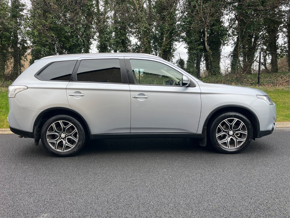 2015 Mitsubishi Outlander 2.2 DI-D 150PS 6MT 4WD 7-Seater Intense €11,950
