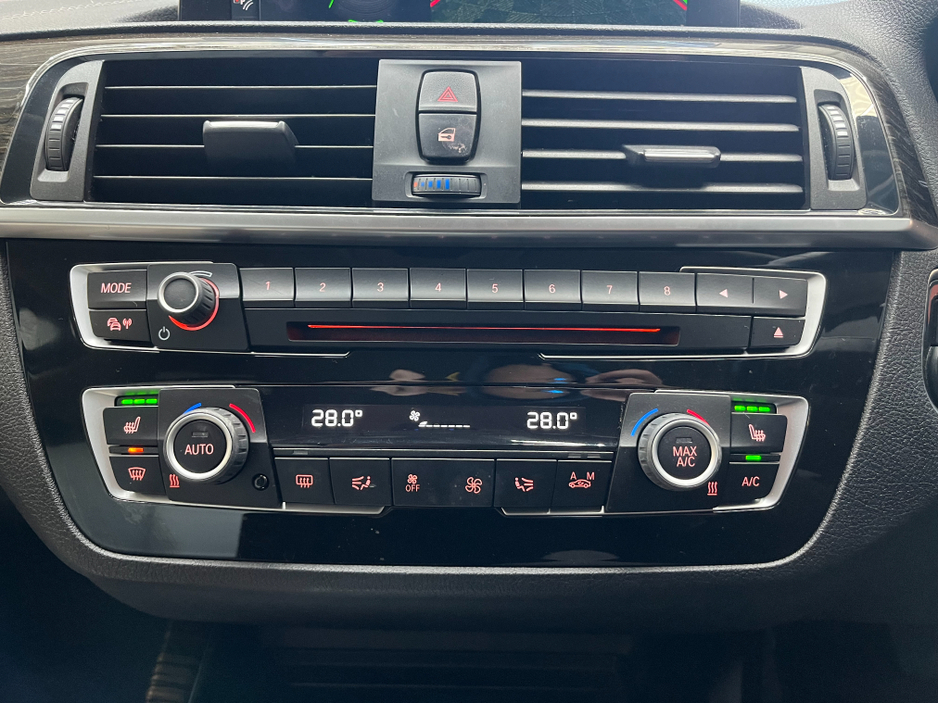 2019 BMW 1 Series €18950! 2019 BMW 1 SERIES 118D AUTOMATIC FASHIONISTA 2.0 AUTOMATIC / CRUISE CONTORL / REVERSE CAMERA / ELETRIC MEMORY & HEATED SEATS €18,950