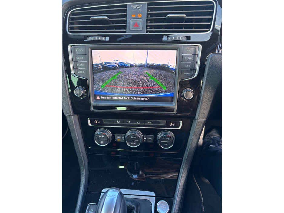 2017 Volkswagen Golf  €16,500