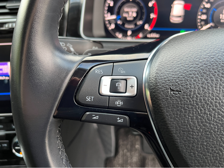 2020 Volkswagen Golf HIGHLINE MEISTER AUTOMATIC 1.4 PETROL //ONLY 7576 MILES//MASSIVE SPEC//DYNAUDIO SOUND SYSTEM//HEATED LEATHER SEATS//ELECTRIC DRIVERS SEAT//KEYLESS ENTRY// €24,950