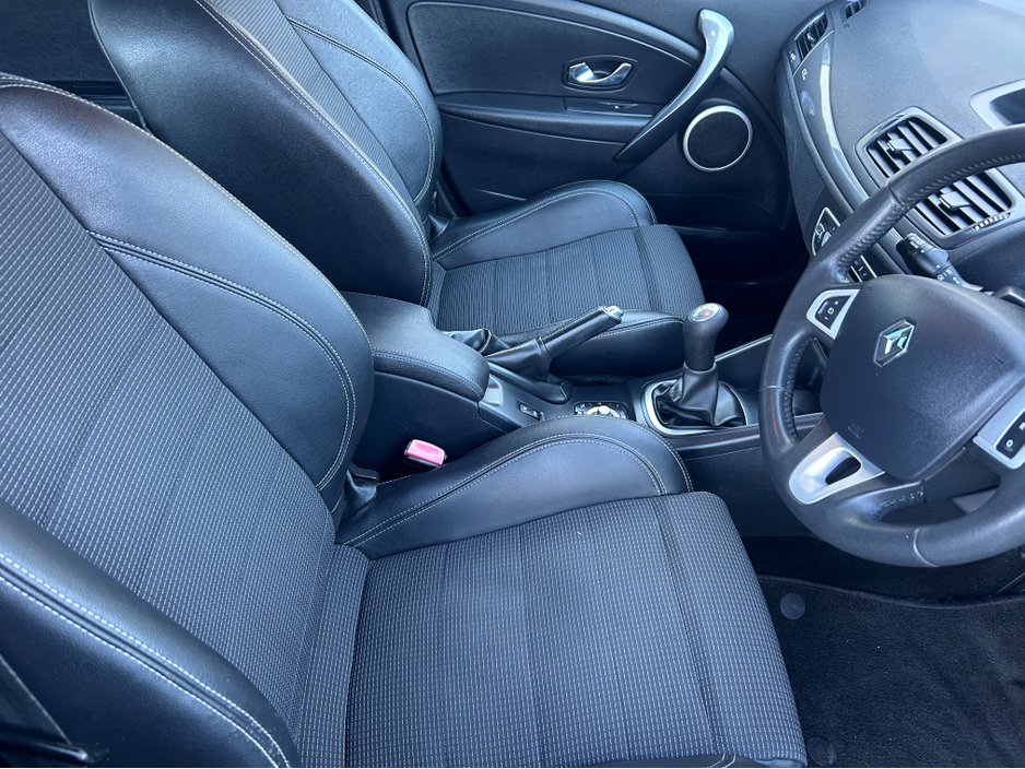 2011 Renault Grand Megane IRISH car//ONLY 113000KLMS WITH BRAND NEW NCT UNTIL 10/2026///HUGE SPEC//SAT NAV ETC//ROAD TAX JUST 200EUROS €4,999