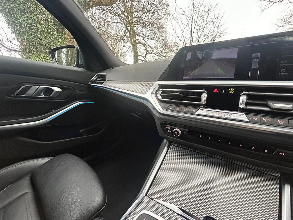 2021 BMW 3 Series  €28,850