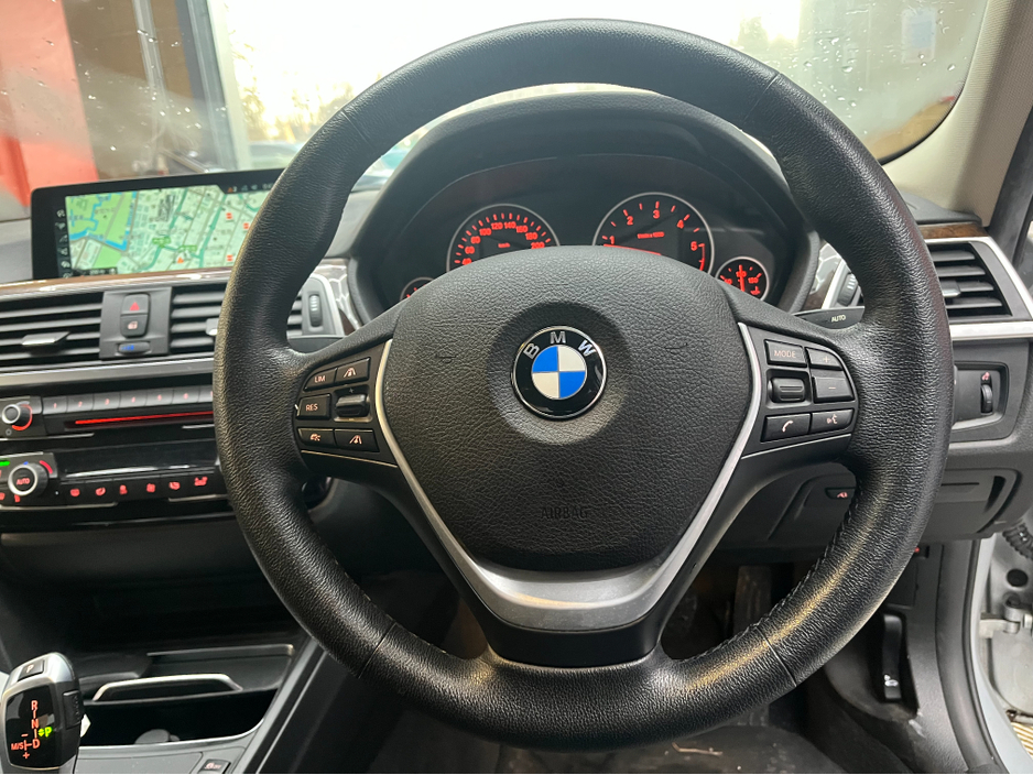 2017 BMW 3 Series €17950 2017 BMW 320D LUXURY 2.0 AUTOMATIC / HEATED SEATS / CRUISE CONTROL REVERSE CAMERA €17,950