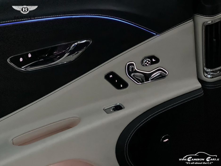 2023 Bentley Flying Spur AZURE €209,950