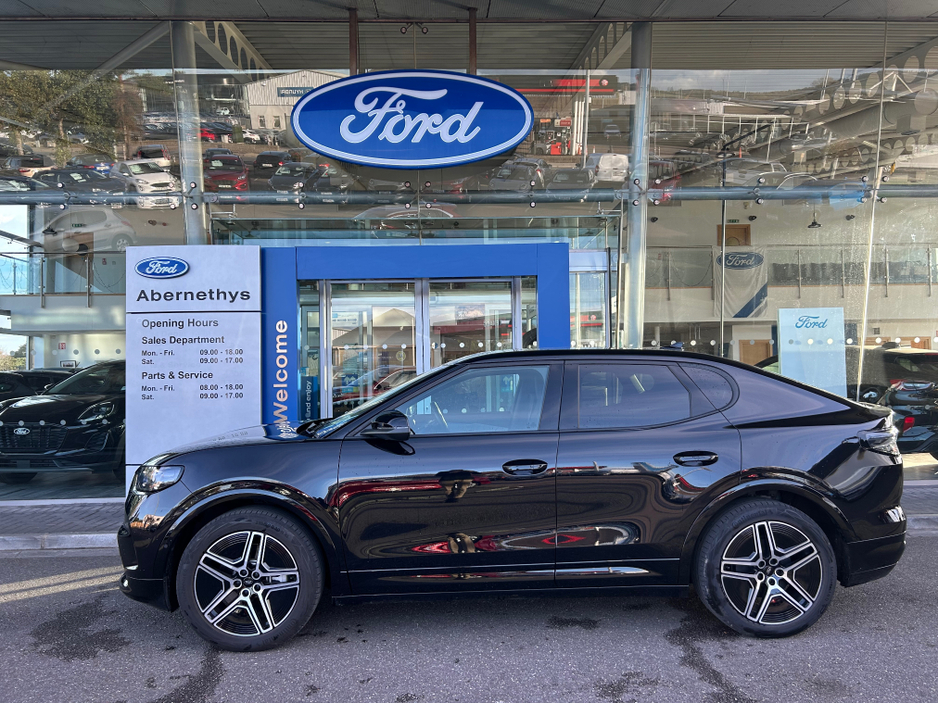 2025 Ford Capri PREMIUM EXTENDED RANGE €44,950