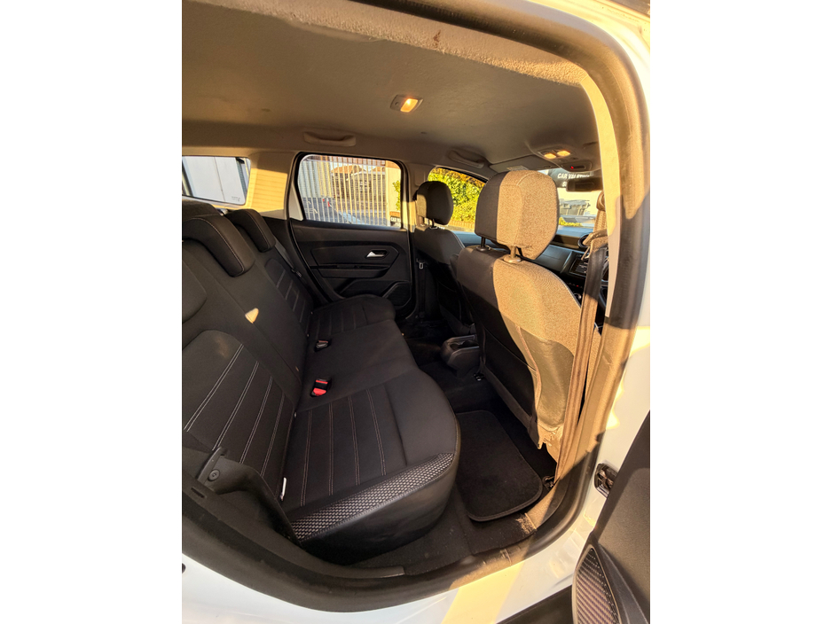 2019 Dacia Duster PRESTIGE white DCI 115 M 4DR €10,950