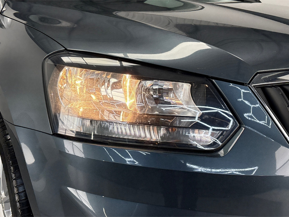 2016 Skoda Yeti OUTDOOR 2.0 TDI**TOUCHSCREEN BLUETOOTH MEDIA**MULTIFUNCTIONAL STEERING WHEEL**HEATED LEATHER SEATS**CRUISE CONTROL**PARKING SENSORS**AIR CONDTIONING**ELECTRIC WINDOWS **ISOFIX**FINANCE AVAILABLE** €11,995