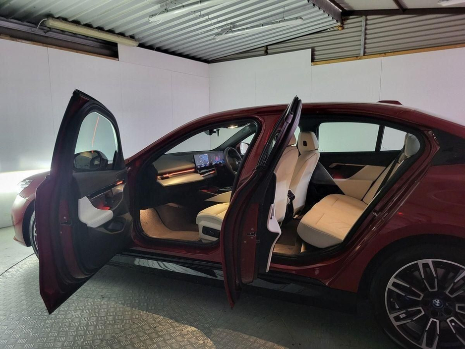 2024 BMW 5 Series 530e M Sport Saloon €58,975
