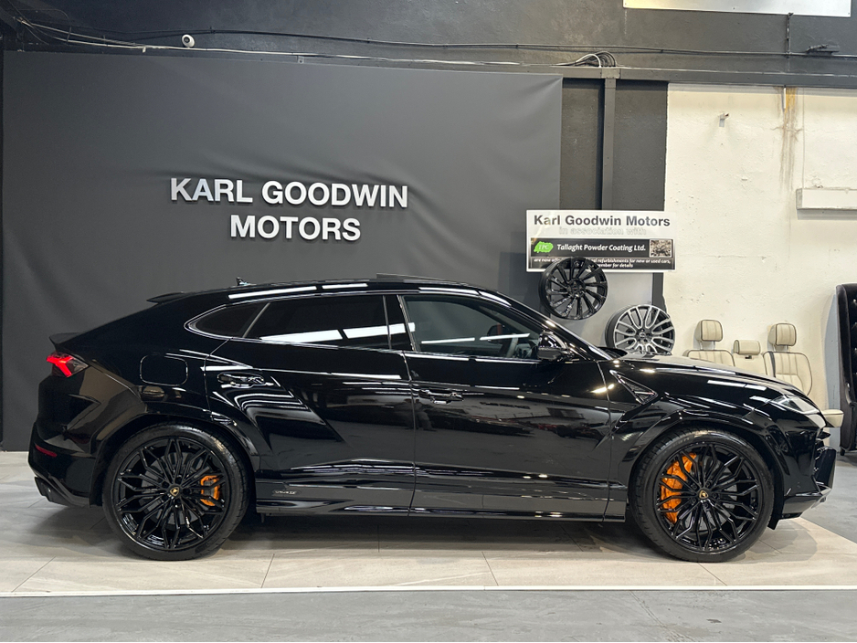 2025 Lamborghini Urus URUS S-E 4X4 V8 TWIN TURBO €359,950