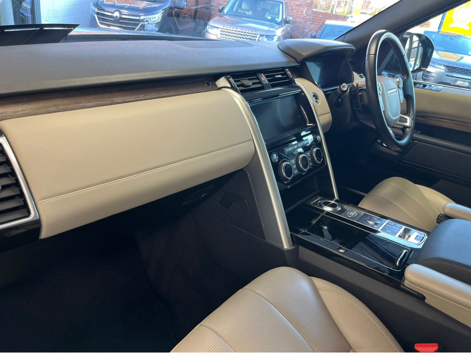 2018 Land Rover Discovery TD4 HSE***2 Year Warranty *** €32,900