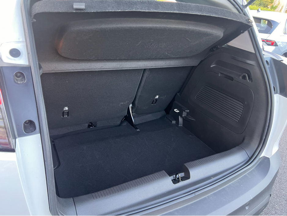 2024 Opel Crossland X **Only 14,000 Kms** Best Value As New 2024 Opel Crossland Diesel Apple Car Play Rear View Camera www.bolands.ie Est.1955 €21,950