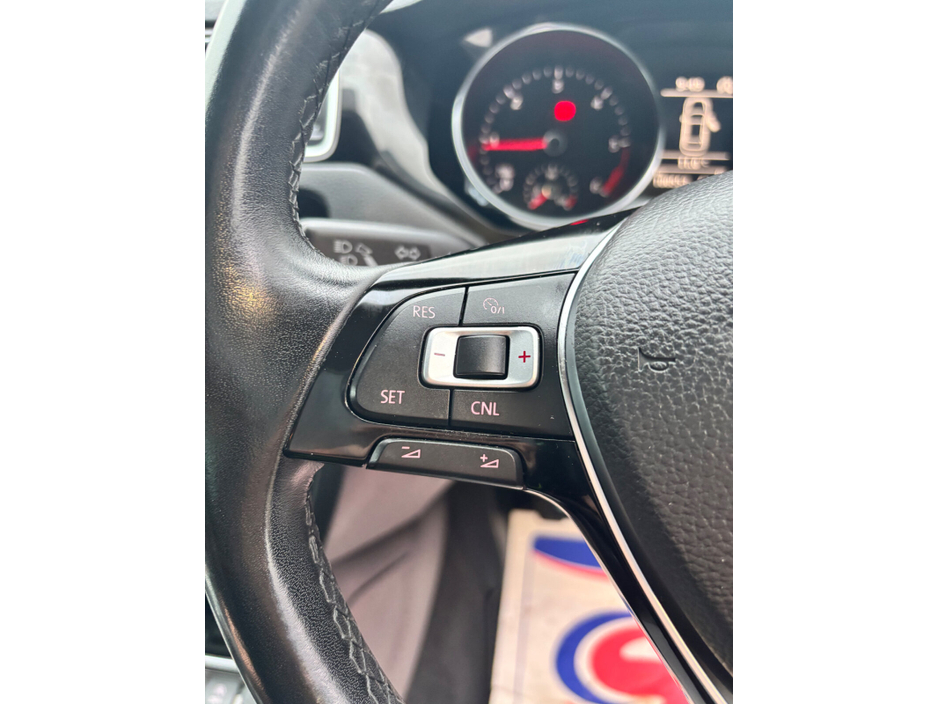 2017 Volkswagen Jetta 2.0 TDI 110HP Highline €16,995