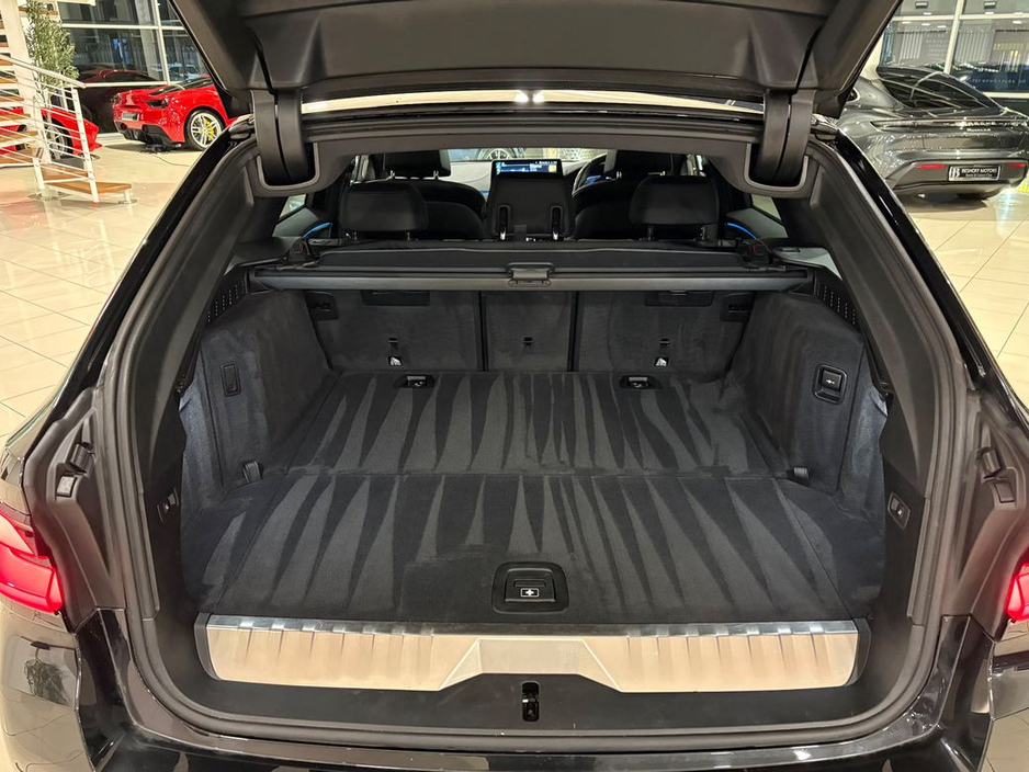2022 BMW 5 Series 530e M-SPORT PRO TOURING=LOW MILES//HUGE SPEC=FULL SERVICE HISTORY=221 D REG=ONLY €140 ANNUAL ROAD TAX//TAILORED FINANCE PACKAGES AVAILABLE=TRADE INS €39,995