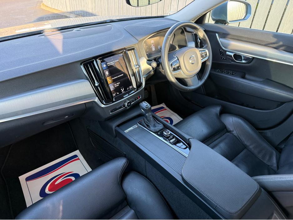 2020 Volvo S90 2020 VOLVO MOMENTUM PLUS  2.0 D4 €31,500