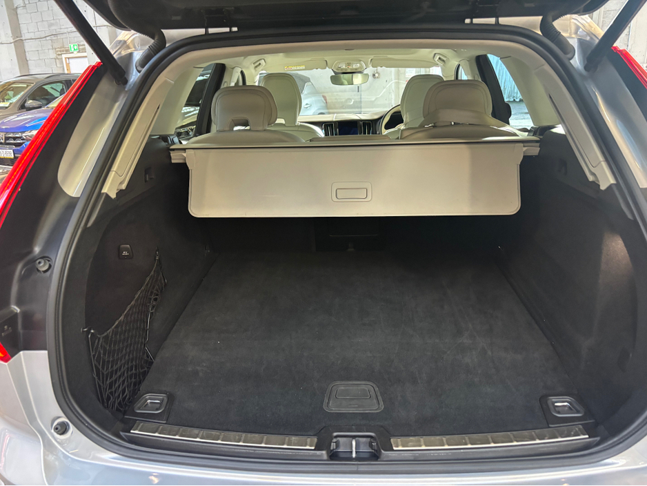 2023 Volvo XC60 T6 PHEV PLUS DARK AWD 5DR AUTO €39,750