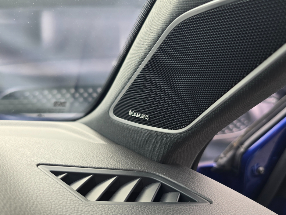 2023 Volkswagen Touareg 3.0TSI V6 R-LINE 462BHP 5DR LAPIZ BLUE +MAXTON KIT STUNNING! €67,950