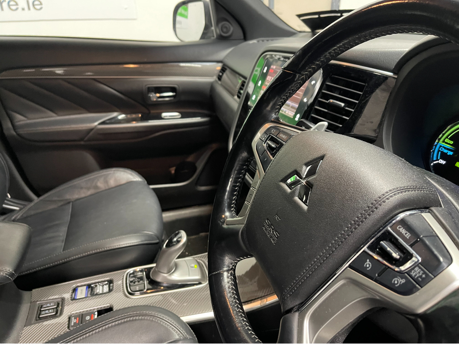 2018 Mitsubishi Outlander HYBRID 2.4 PHEV 4H AUTOMATIC 5DR MODEL  www.bolandscarcentre.ie €19,900