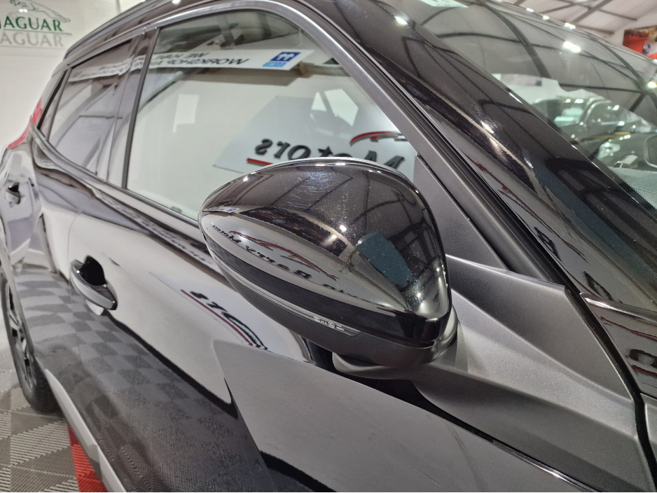 2024 Peugeot 2008 EV GT (50KWH BATTERY) AUTOMATIC **ONE OWNER / TOP SPEC / APPLE CARPLAY / CRUISE CONTROL / HALF LEATHER / KEYLESS ENTRY / REVERSE CAMERA / WIRELESS PHONE CHARGING / PEUGEOT WARRANTY 03|2027** €25,900