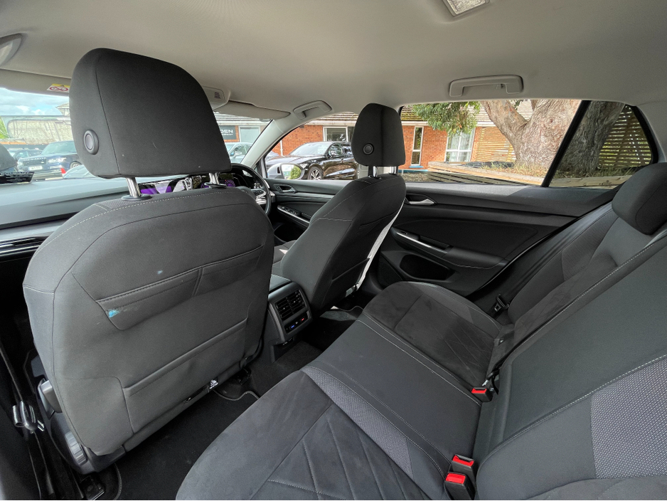 2021 Volkswagen Golf 2.0 TDI STYLE..huge spec..warranty included..finance provided €20,900